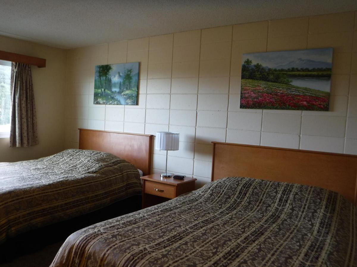 Haida Way Motor Inn Port Mcneill Ngoại thất bức ảnh
